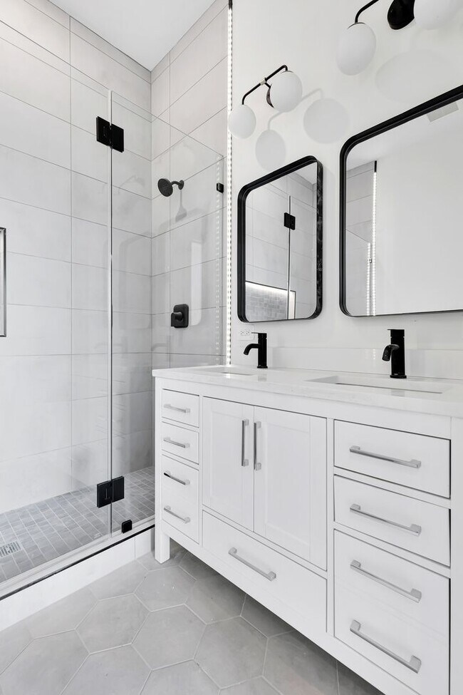 Photo - 1504 N Capitol St NW # 302 Unit 302
