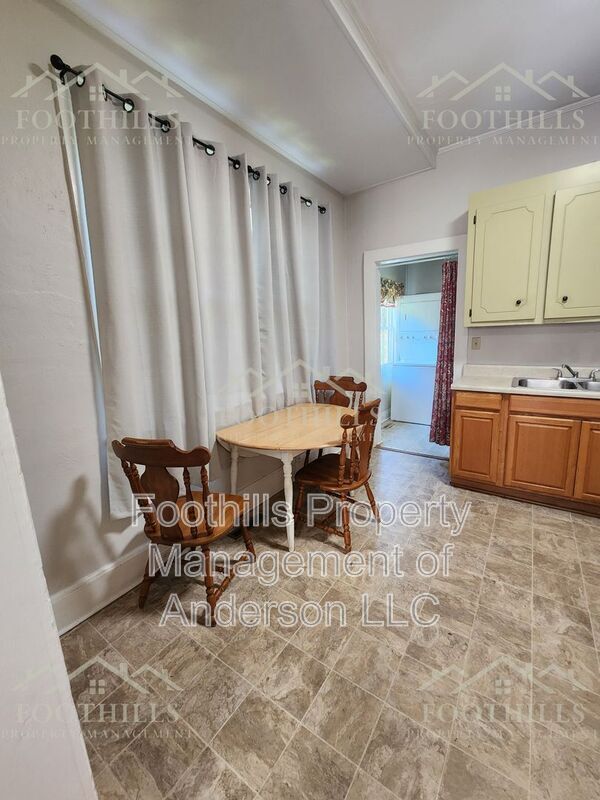 Photo - 37 Sirrine St