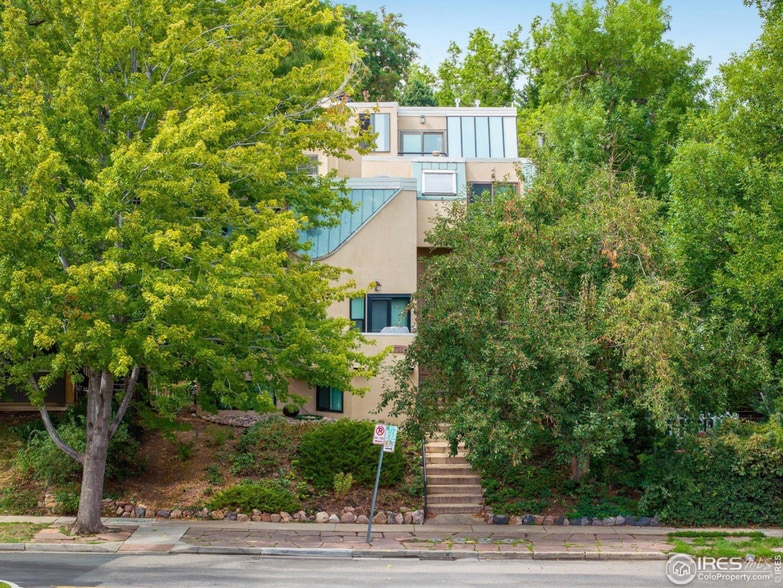 701 Pearl St