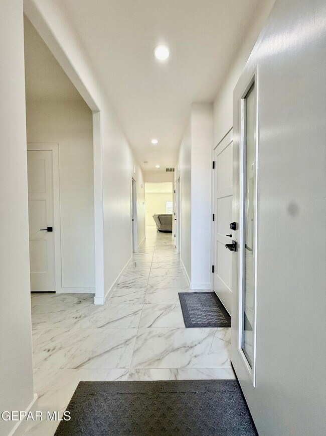 Photo - 15052 DESTINATION