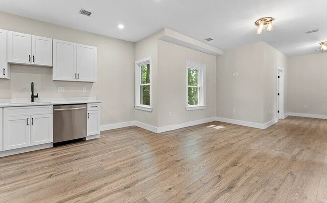 Photo - 240 Norfolk St Unit 2