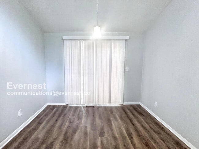 Photo - 5262 Martins Crossing Rd