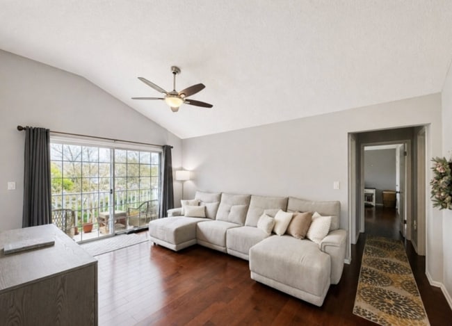 Photo - 605 Magnolia Ln