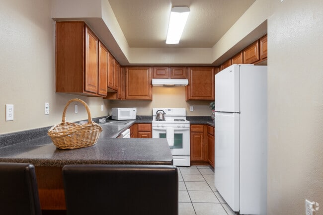 3BR, 2BA - 1,083SF - Kitchen - Patriot Palms