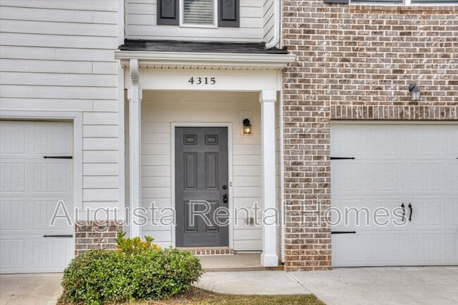 Photo - 4315 Newland St