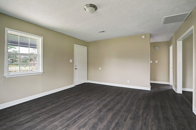 Photo - 1210 Glendale St