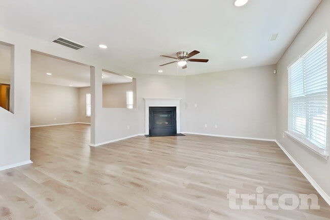 Photo - 514 Kerriann Ln