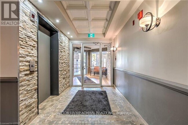 Photo - 5 Jacksway Crescent