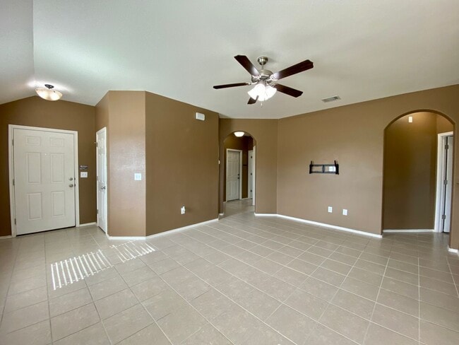 466 Eagle Brook Ln