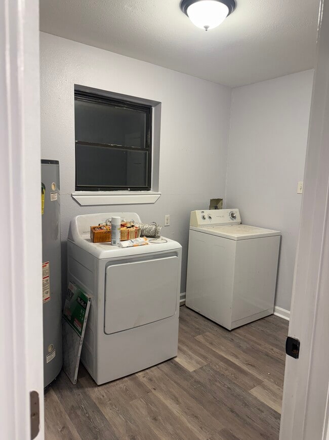 Photo - 4661 Dale St