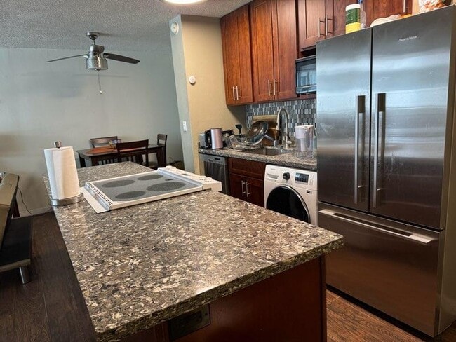 Photo - 2415 Ala Wai Blvd