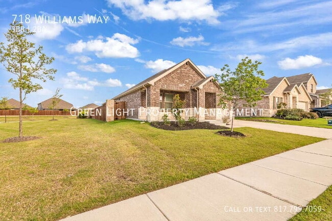 Photo - 718 Williams Wy
