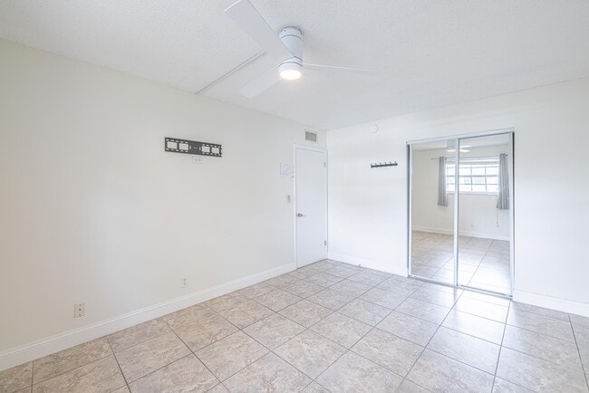 Photo - 1505 NE 5th Ct Unit 3