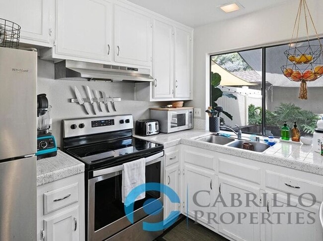 Photo - 3431 Fairlomas Rd