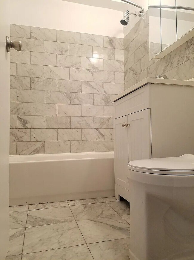 Photo - 445 E 77th St
