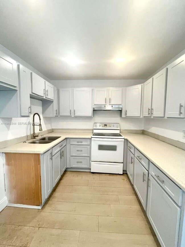 Photo - 4924 SW 44th Ave