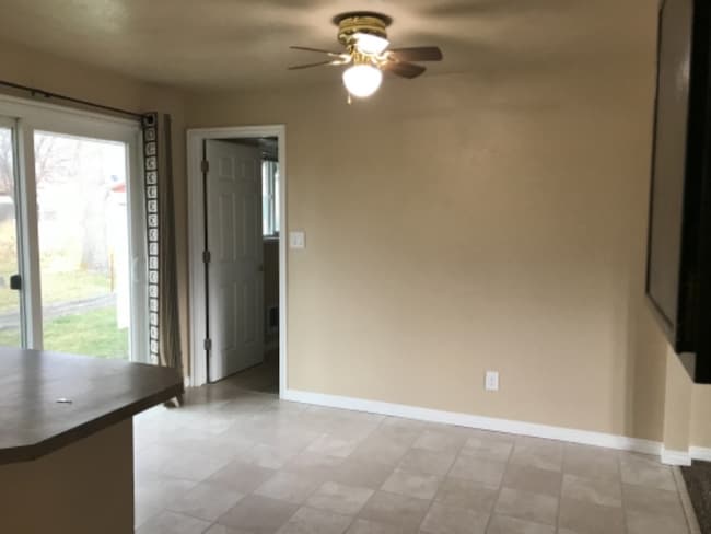 Photo - 3850 Hawthorne Rd