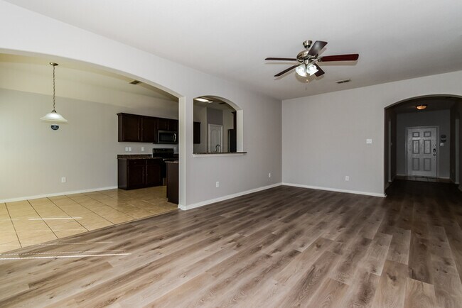 Photo - 122 Hamilton Dr