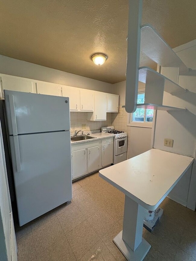 Photo - One bedroom one bathroom apartment for rent