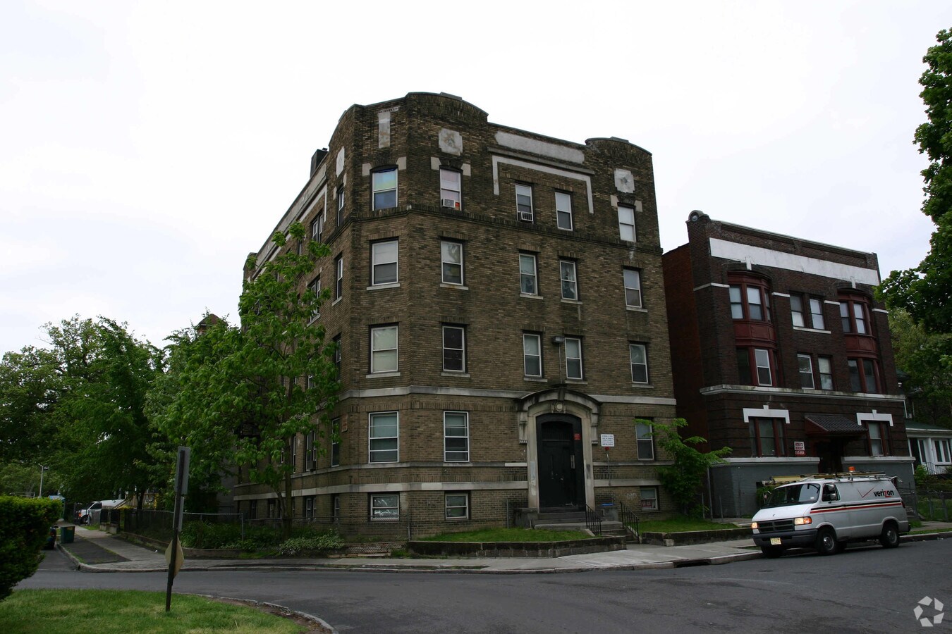 The Rose - The Rose Apartments