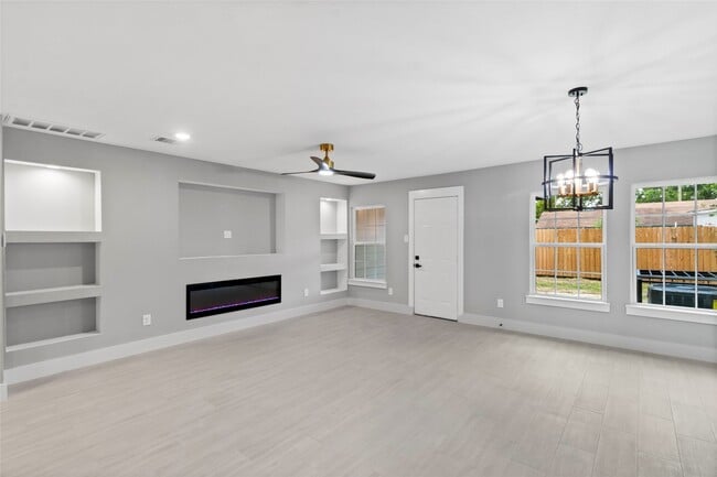Photo - 6723 Cohn St