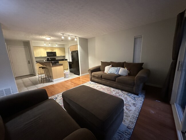Building Photo - 945 Quay Ave Unit 945 E Quay Ave