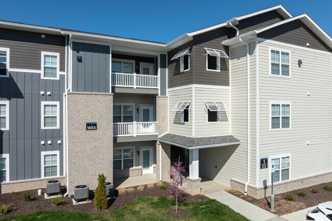 The Jewel Whispering Oaks
