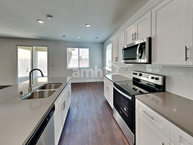 Photo - 4836 Blushing Star St