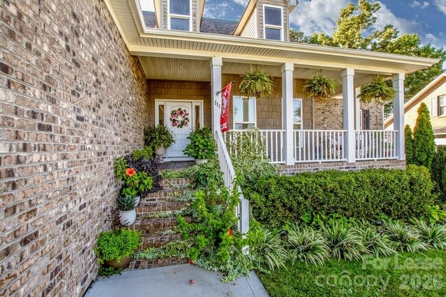 Photo - 111 River Birch Cir