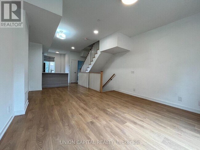 Photo - 25 Case Ootes Dr