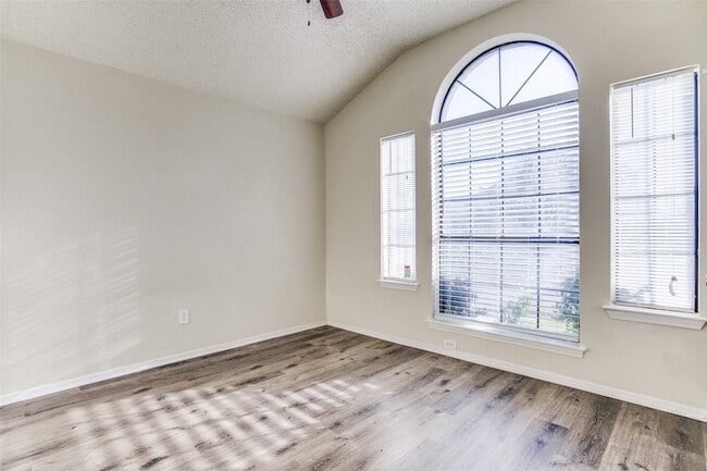 Photo - 451 Appomattox Dr