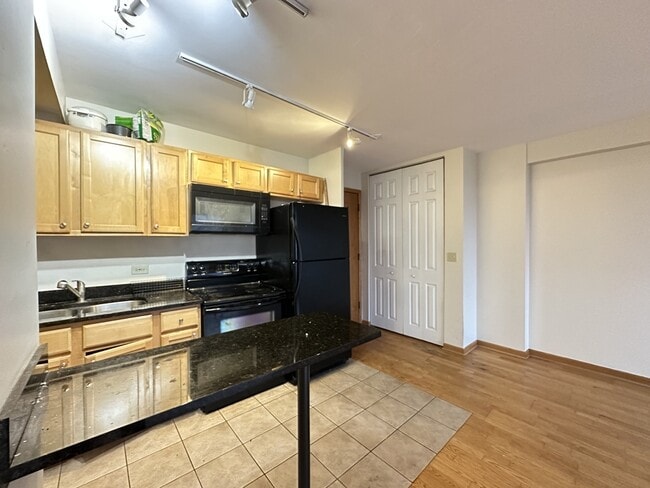 Photo - 4180 N Marine Dr Unit 1131