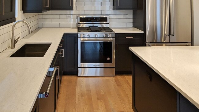 Photo - 2319 N Southport Ave Unit 2N