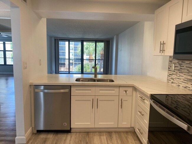 Photo - 11 Royal Palm Way Unit 3030