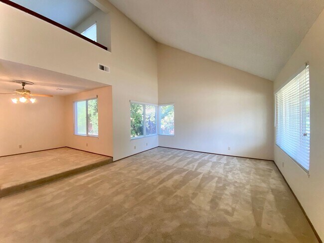 Photo - Spacious 4-bedroom home with Bonus Loft located in Union City! – Beautiful Backyard!