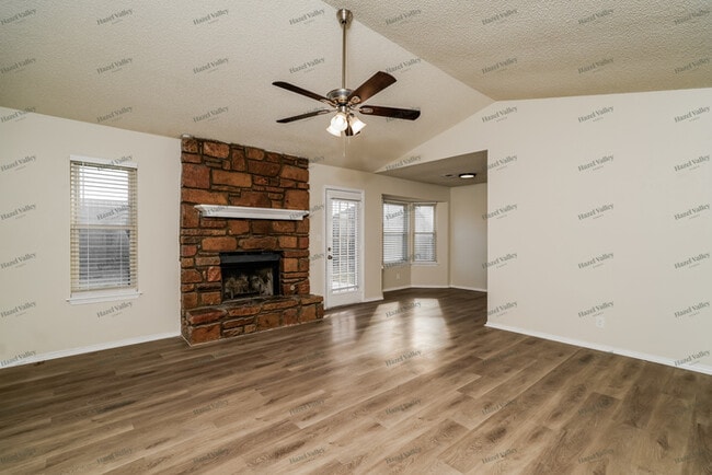 Photo - 13681 S Poplar St