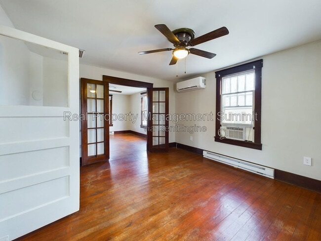 Photo - 2408 Poplar St