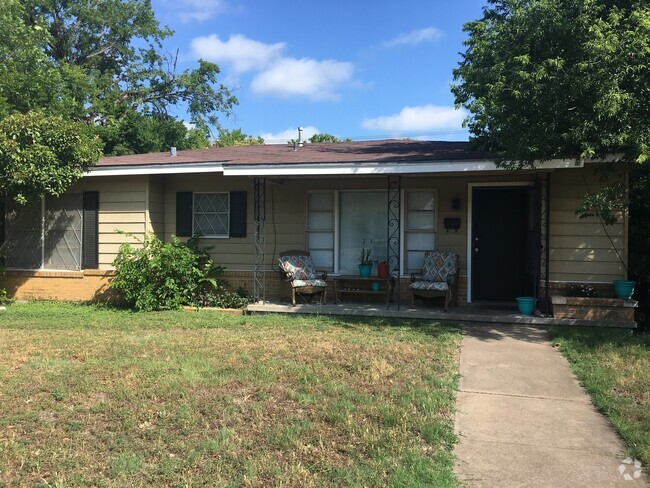 Building Photo - 4405 Erath Ave Rental