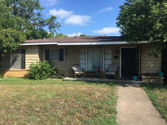 Photo - 4405 Erath Ave House
