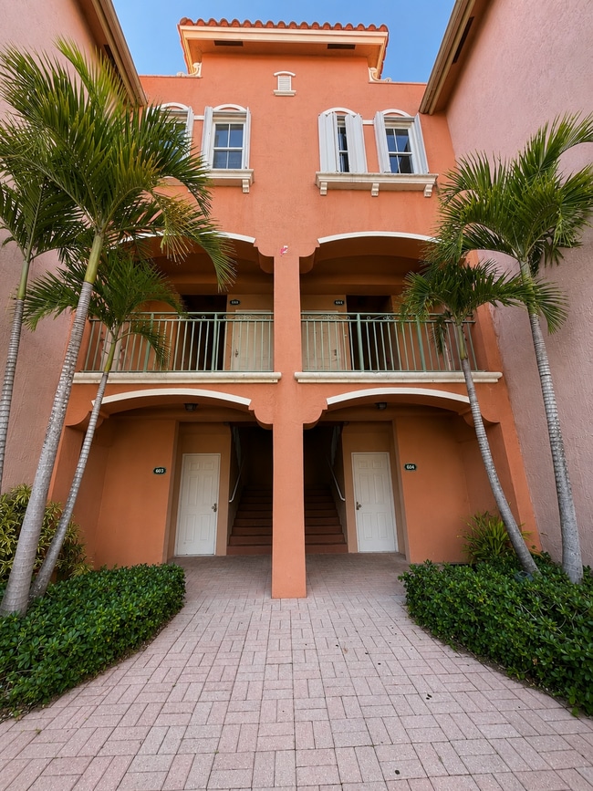 Building Photo - 6670 NW 114th Ave Unit #603