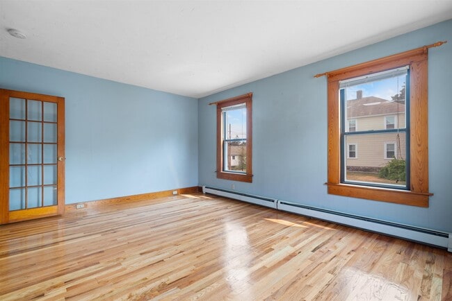 Photo - 106 Bismark St