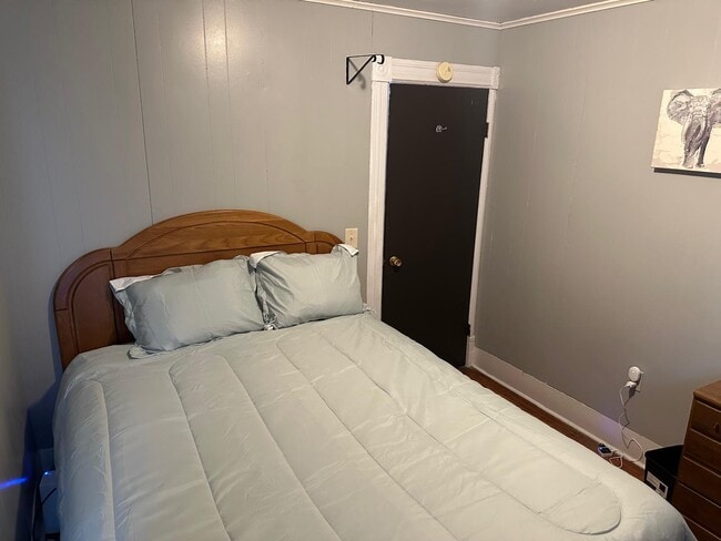 El segundo dormitorio es más pequeño. - 21 Gage Ave Unidad Charming Apartment