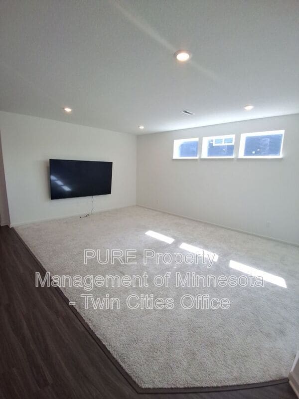 Photo - 4654 Schilling Way