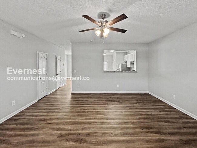 Photo - 8644 Thomas Ln