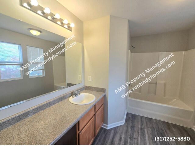 Photo - 7742 Danube St