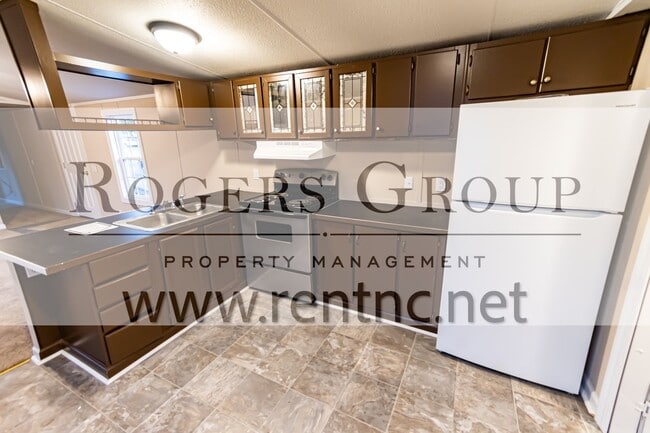 Photo - 2 Country Ln