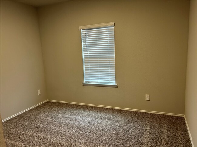 Photo - 40434 Gdn Hts Ln