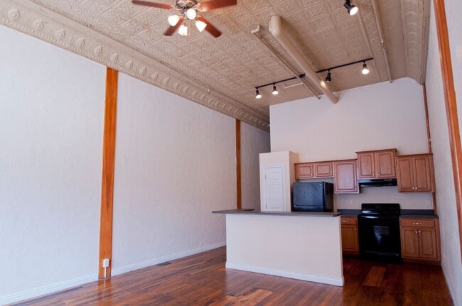 Building Photo - Palace Hotel 102 Unit PH 102