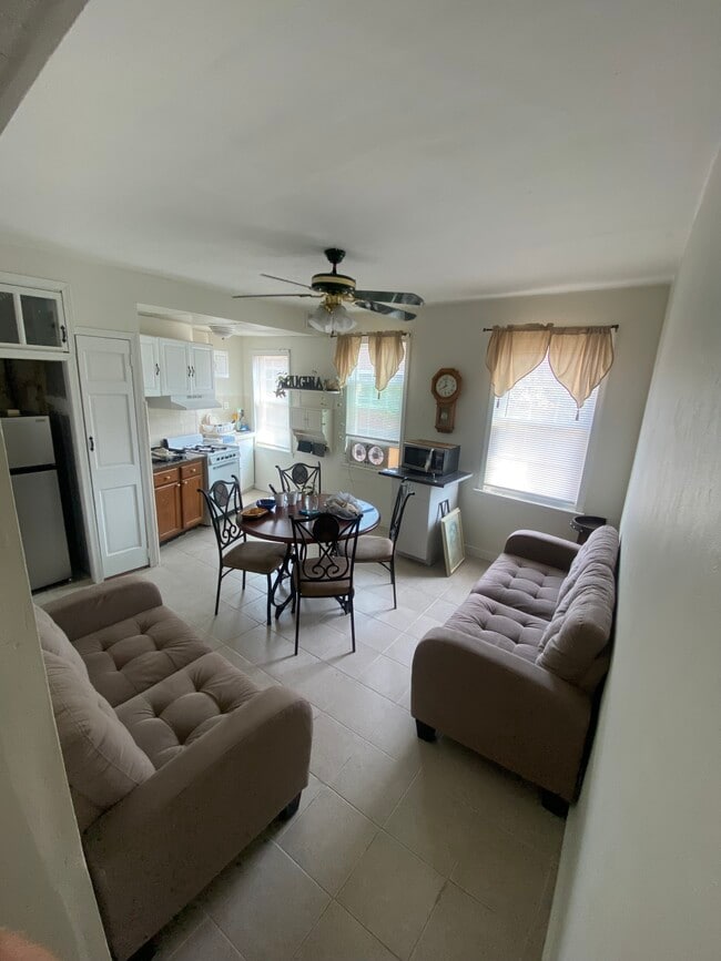 Photo - 400 S Exeter St