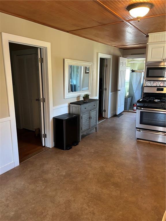 Photo - 272 Riverside St